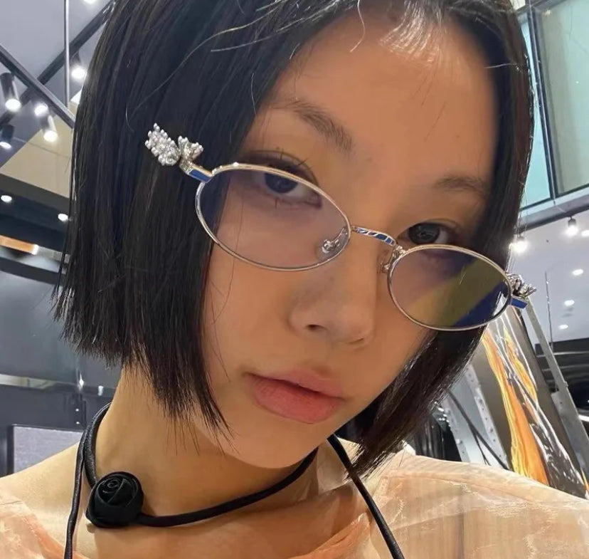 Diamond halo glasses